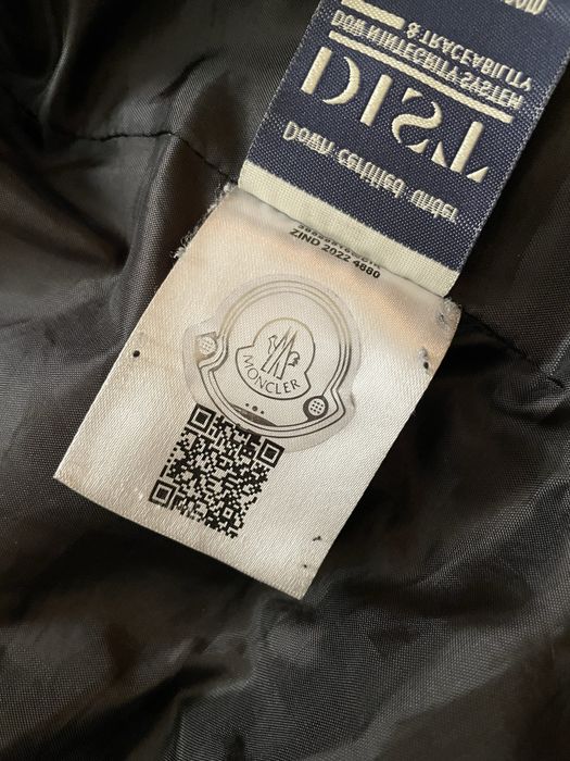 яке Moncler в отлично състояние