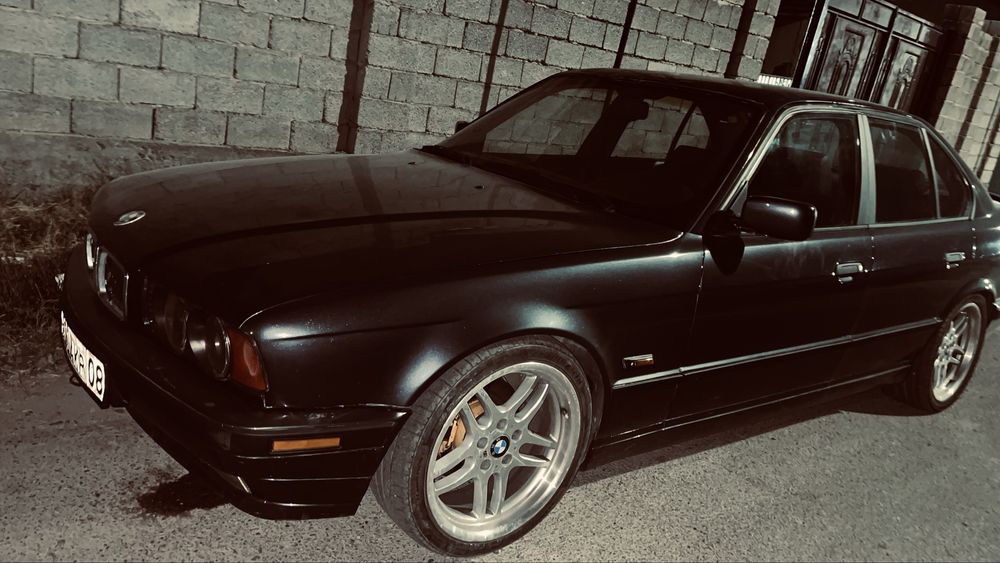 Продам BMW автомобиль