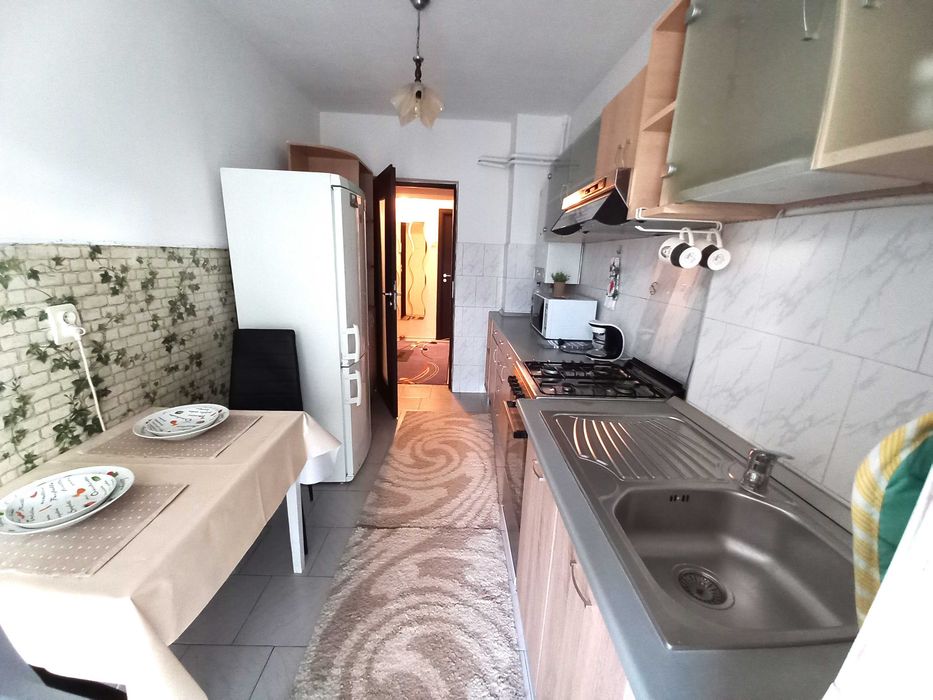 Apartament decomandat cu 2cam., 2balcoane, et.1, 70mp, Pacurari