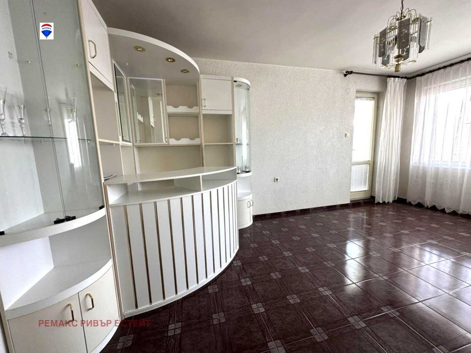 Продава се Тристаен апартамент в Русе, Хъшове - 89 кв.м за 757 €/кв.м - Снимка #3