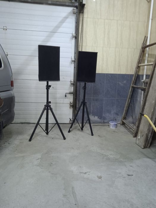 Продам колонки со штативами