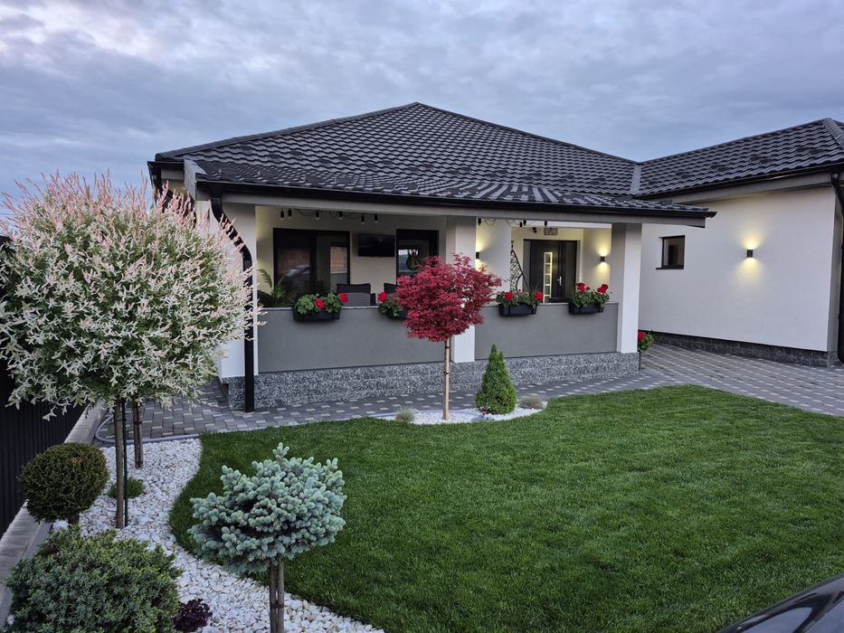 Vând casă complet mobilată si utilată în Solovăstru zona Mociar