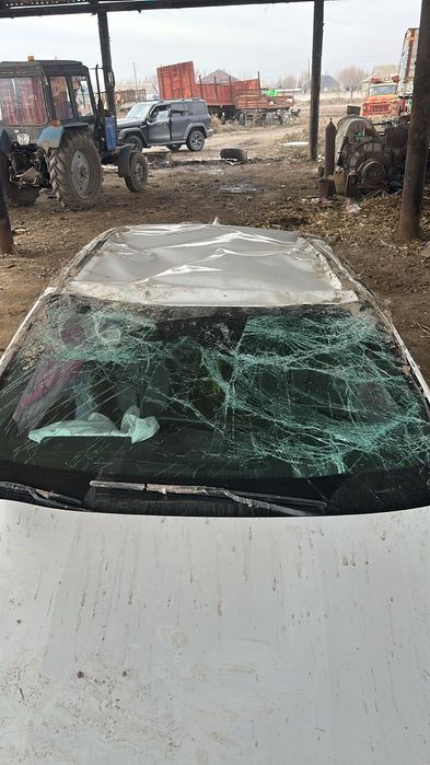 Kia K5 в авариийном состоянии