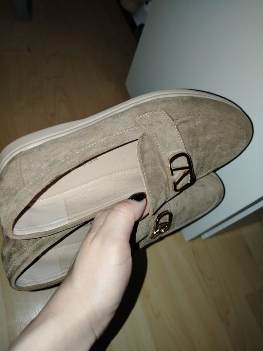 Продам лоферы женские 38 р
