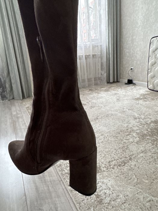 Продам коричневые замшевые ботфорты