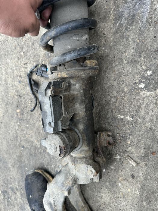 Адаптивни амортисьори бмв х5 е70 х6 е71 bmw x5 e70 x6 e71 макверсони