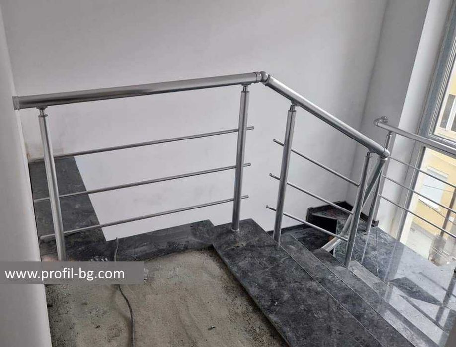 Алуминиеви и Иноксови парапети