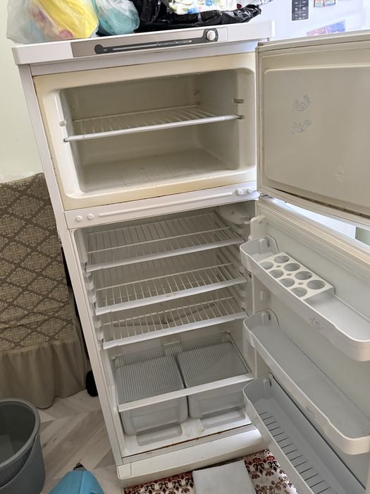 Холодильник indesit в хорошем состоянии