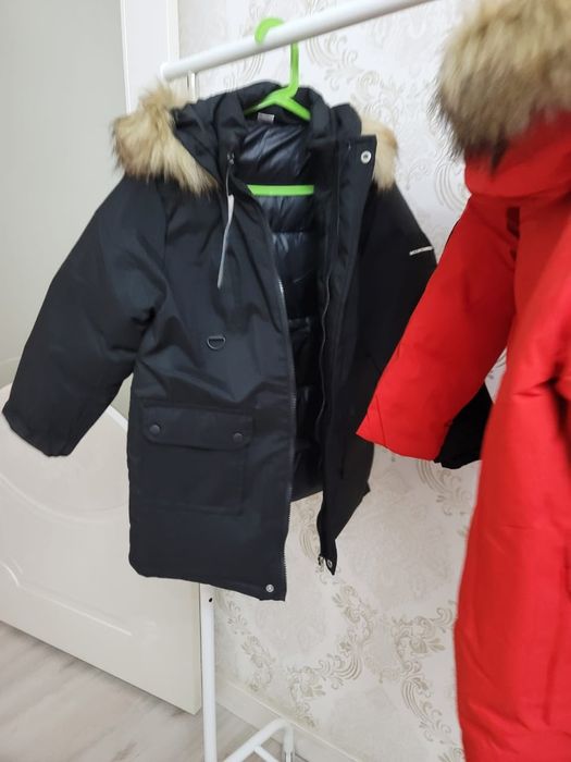 Детские куртки и комбинезоны