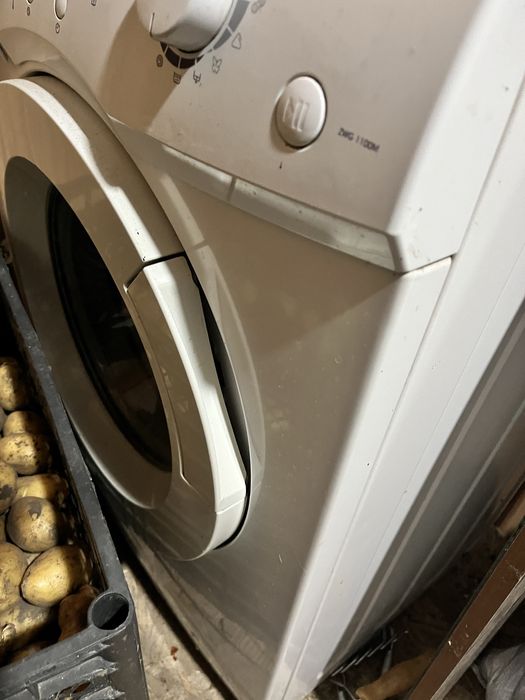 Продаю стиральную машину