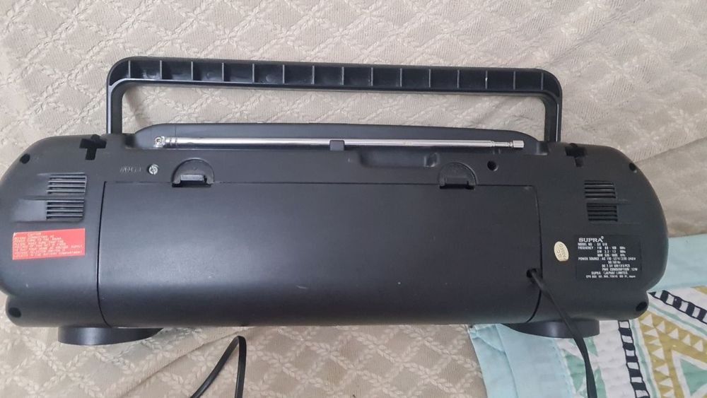 Продаётся радио магнитофон SUPRA.