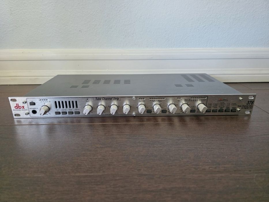 Предуселитель ламповый Dbx 376