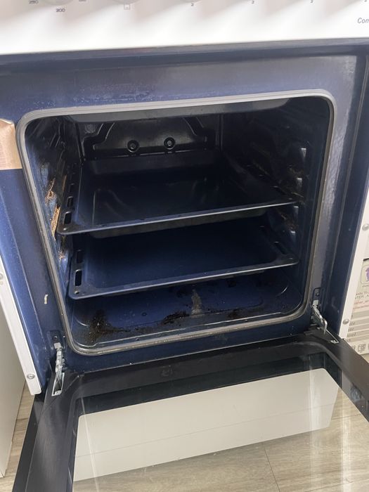 Продам электрическую плиту Comarella 50