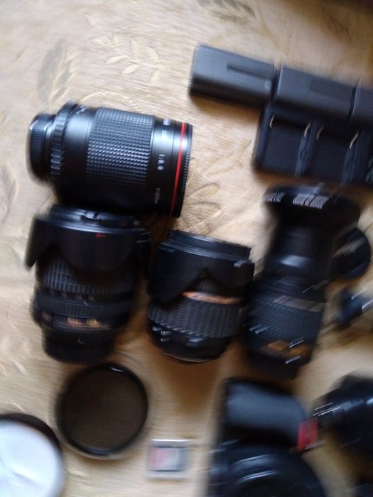 Коледна цена .Предлагам отлична фото камера Nikon D5600