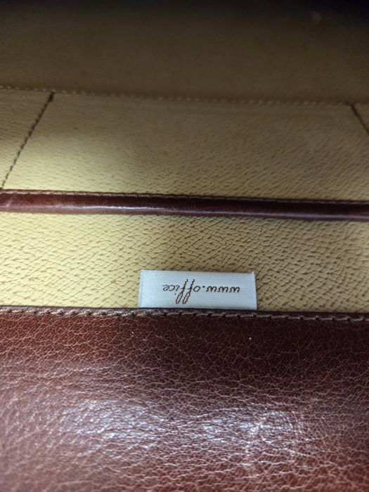 Servită din piele nouă