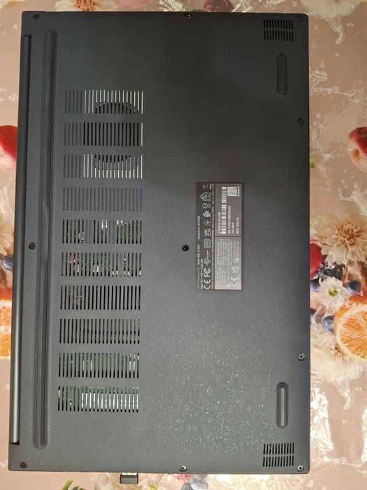 ASUS Vivobook sotilad