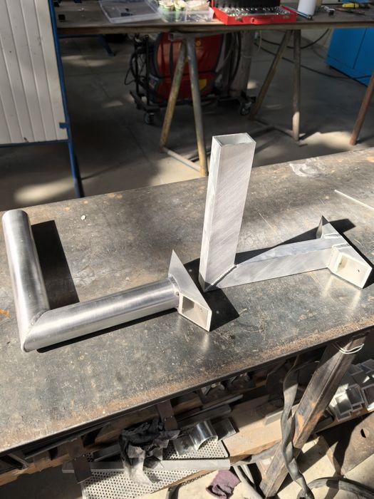 Алуминиеви стойки