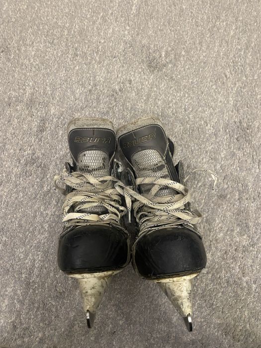 Коньки хоккейные