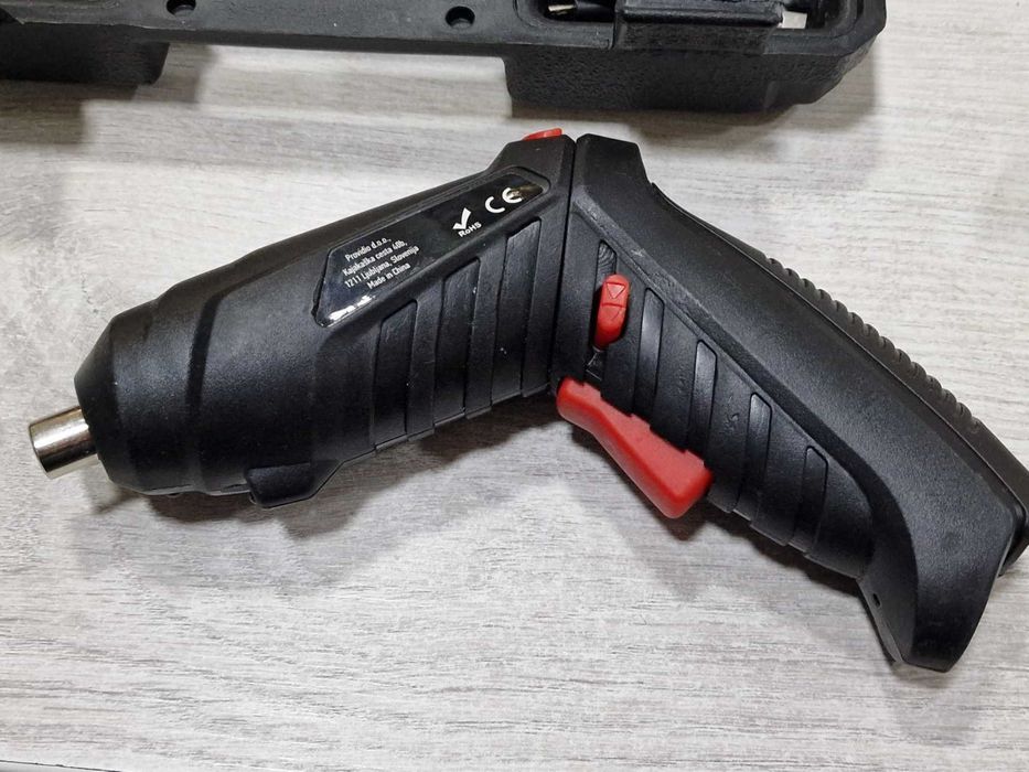 Eлектрически винтоверт с батерия 600 mAh, 3Nm, 260 RPM + 45 аксесоара