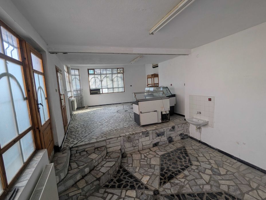 Дава се под наем Магазин в Карлово - 44 кв.м за 204 € - Снимка #5