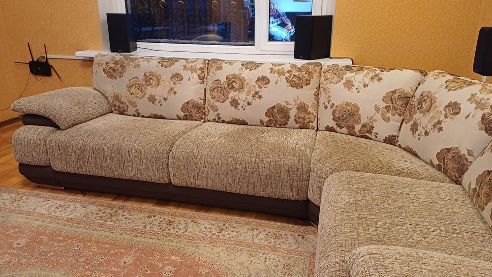 Продам угловой диван !