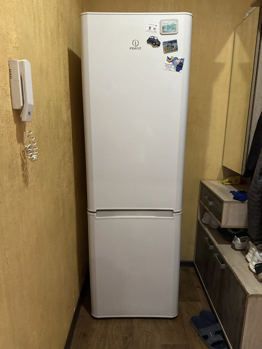 Холодильник INDESIT