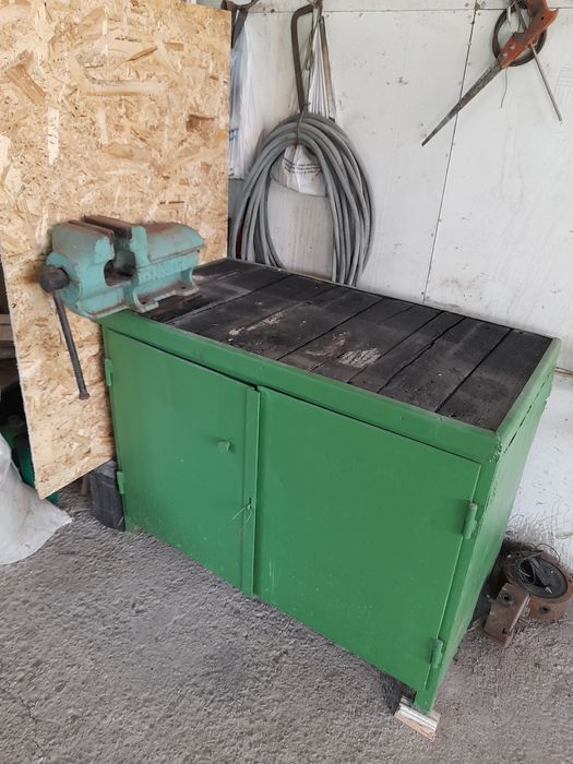 Vand banc cu menghina