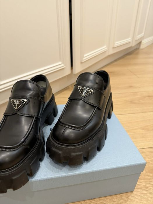 Продам лоферы женские