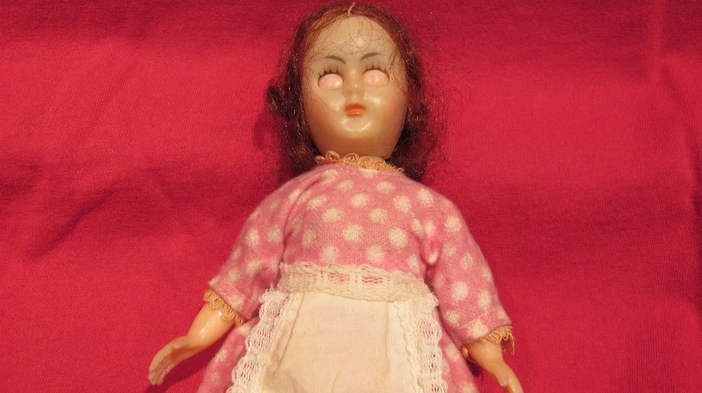 Papusa veche,anii '70,marime 19cm.