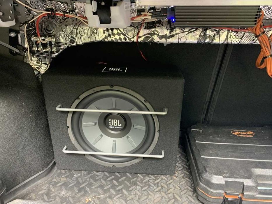 Сабвуфер компактный но мощный, Jbl оригинал
