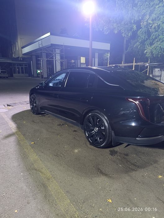 Hongqi EQM 5 сотилади