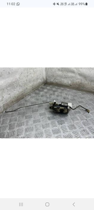 Продам водительский замок двери карина е