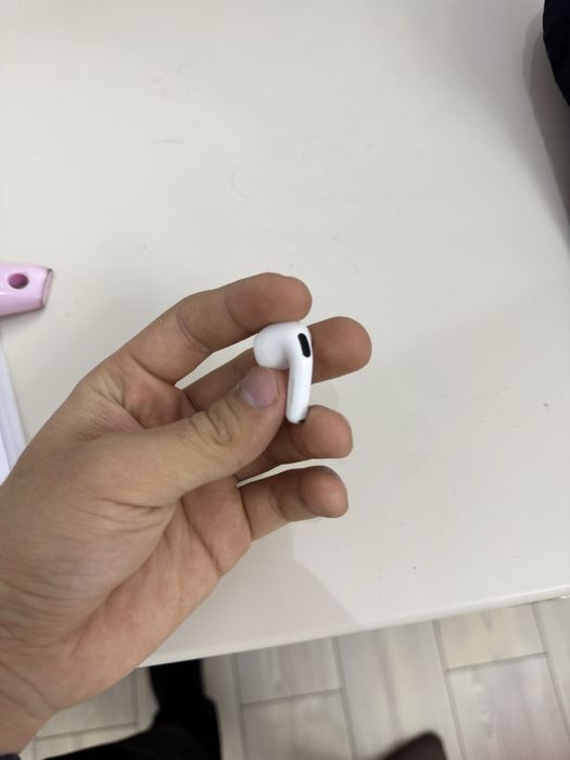 Левый наушник Airpods 4