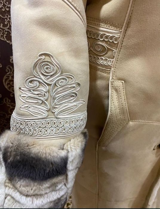 Продам дубленку новую