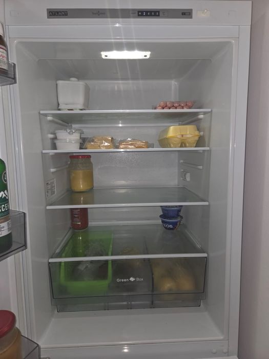 Продам холодильник Атлант