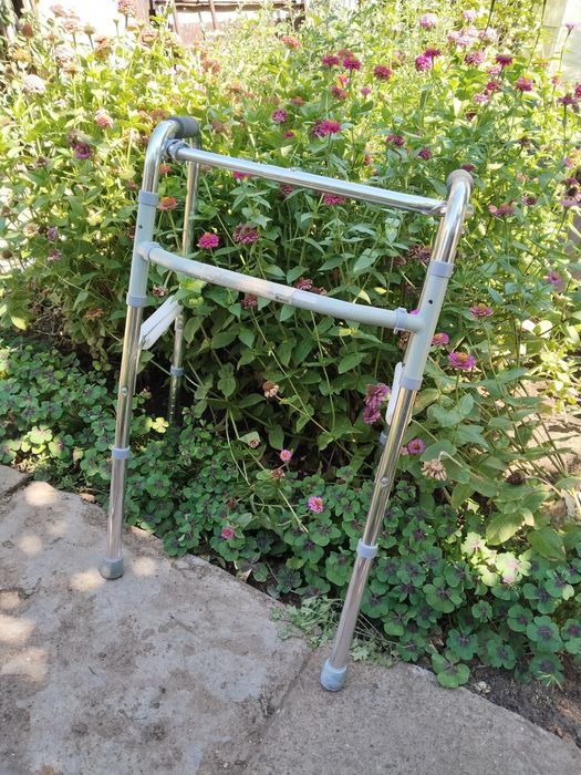 Продам ходунки для взрослых