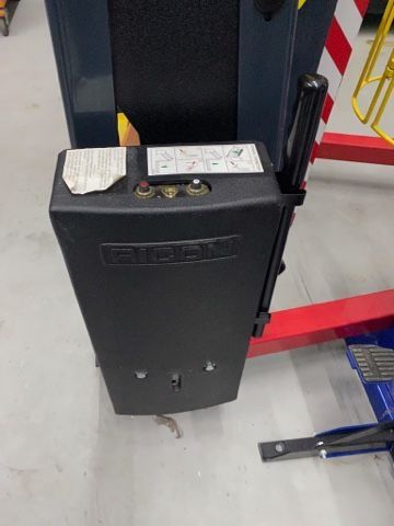 Lift auto pentru persoane cu handicap