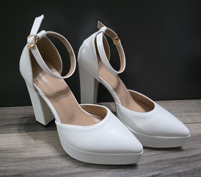 Pantofi stiletto cu platformă