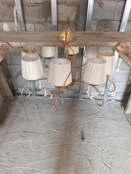 Продам   люстры  б/у