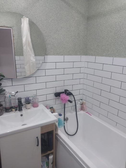 Продам 3 х квартиру центр . Достык Мол