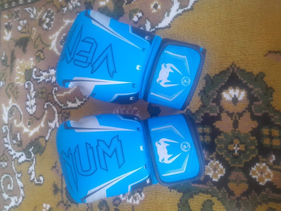 Продам перчатки.