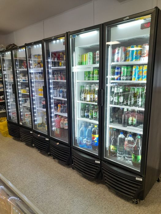 Vitrina frigorifica băuturi lactate mezeluri dublă