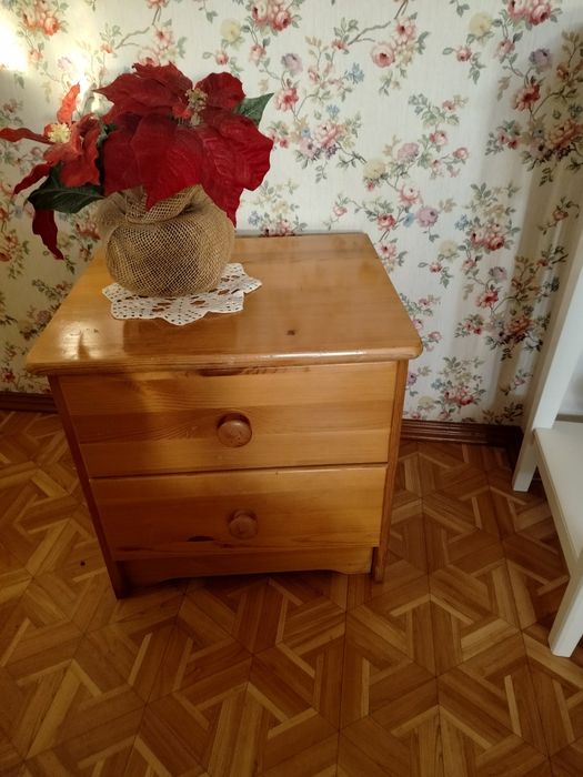 Продам прикроватные тумбочки