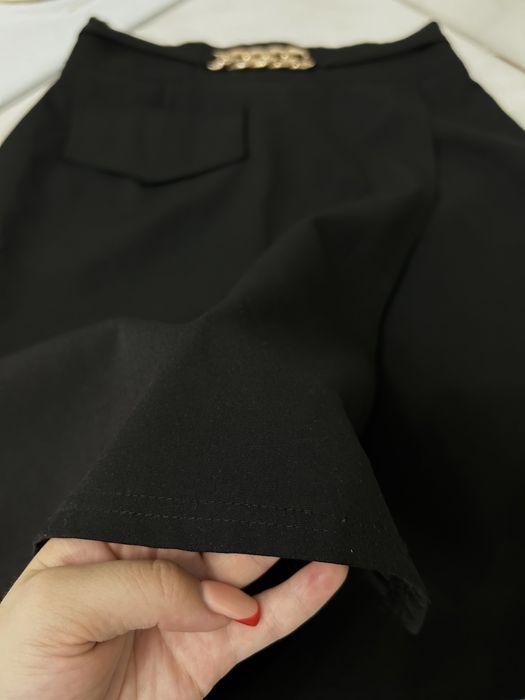 Юбка слегка короткая