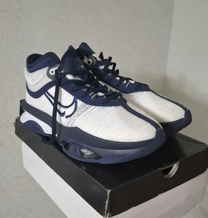 Продам баскетбольные кроссовки Nike