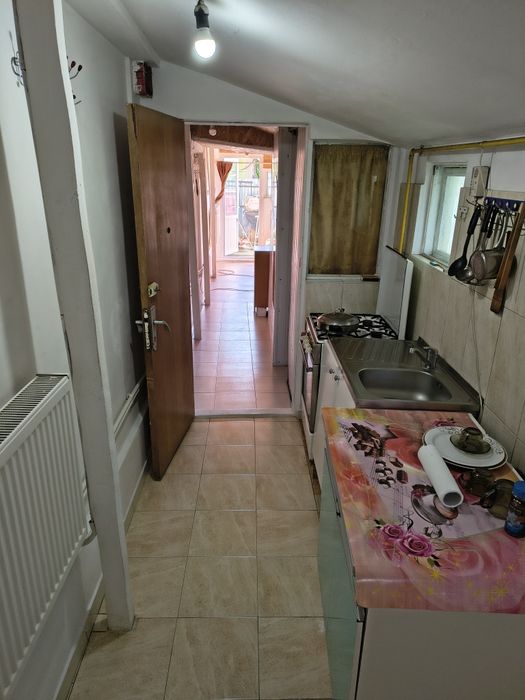 Spatiu de inchiriat la curte