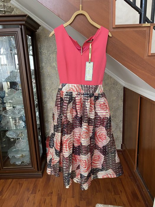 Продам платья нарядные