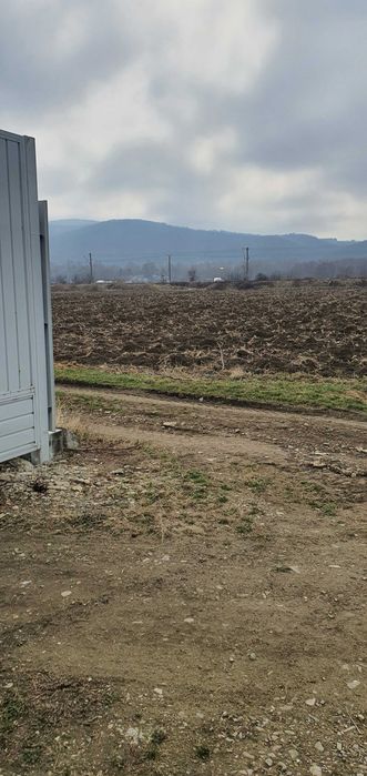 Teren intravilan sau parcele la iesire din Târgu Neamț spre Pașcani.