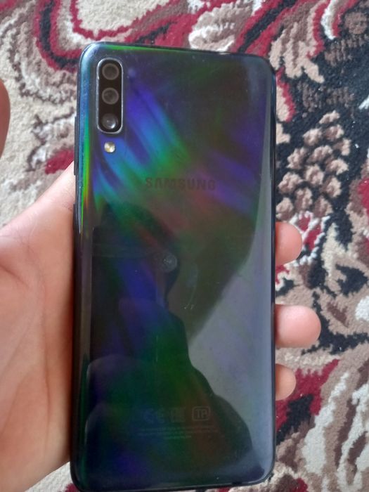 Samsung a70 xotirasi 128 2ta simda ishlaydi aybi taji singan narxi1. 2