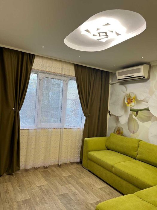 Продава се Четиристаен апартамент в Варна, Автогара - 94 кв.м за 1649 €/кв.м - Снимка #1